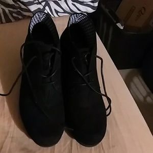 Hot Tomato Brand Size 8 Lace Up Ankle Boots
